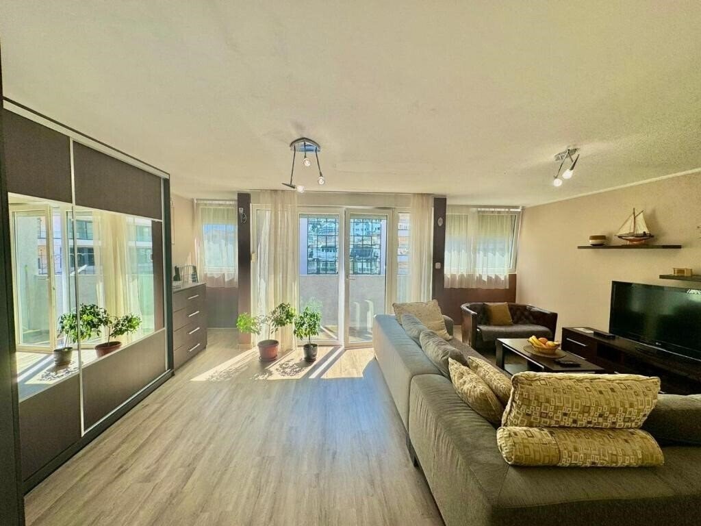 Готель Maxim Family Apartment Budva 3*