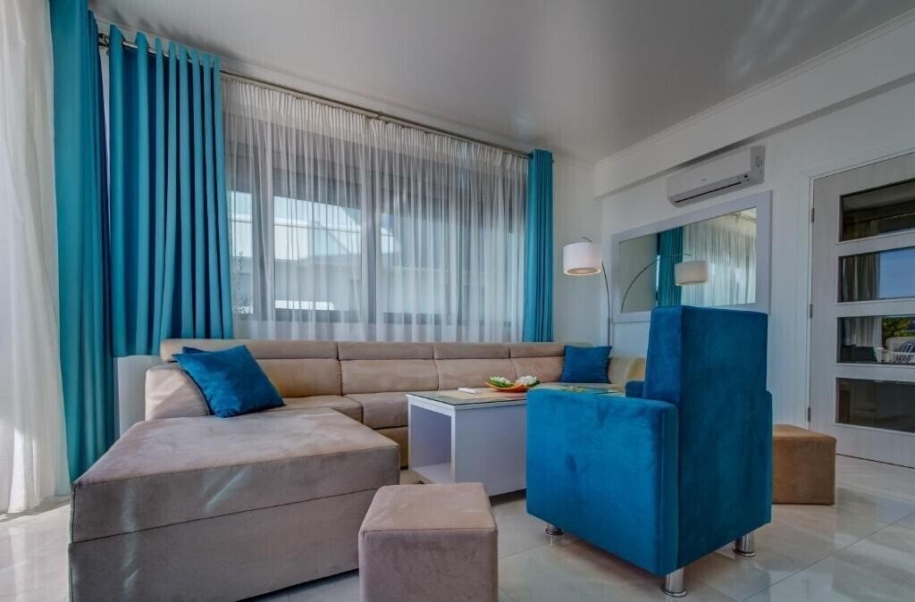 Картинка Villa Blue Panorama 4*