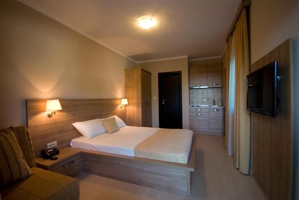 Отель Vila V Lux 4*