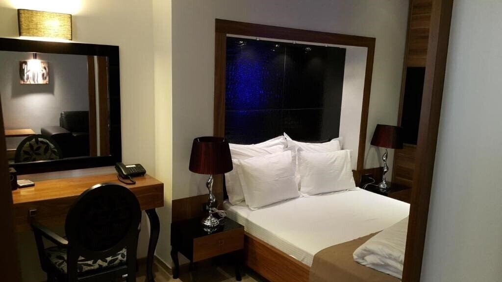 Фото Villa M Palace 4*