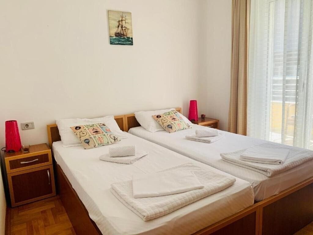 Фотографія Rooms & Apartments Ivana 3*