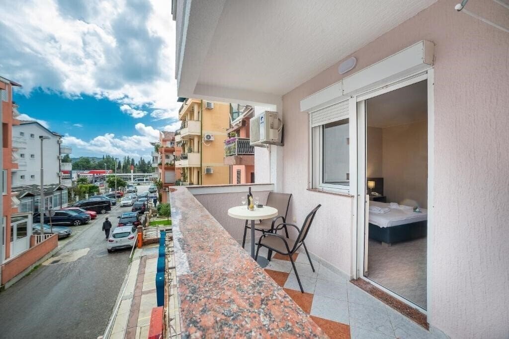 Готель Mb Small Hotel 3*
