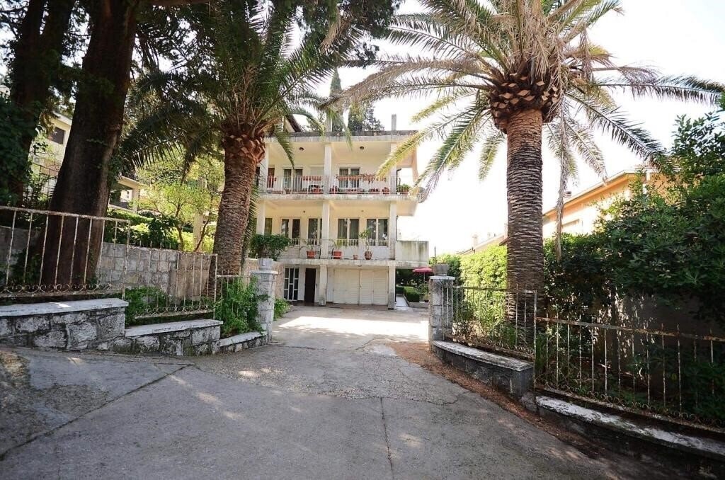 Готель Garden 4*