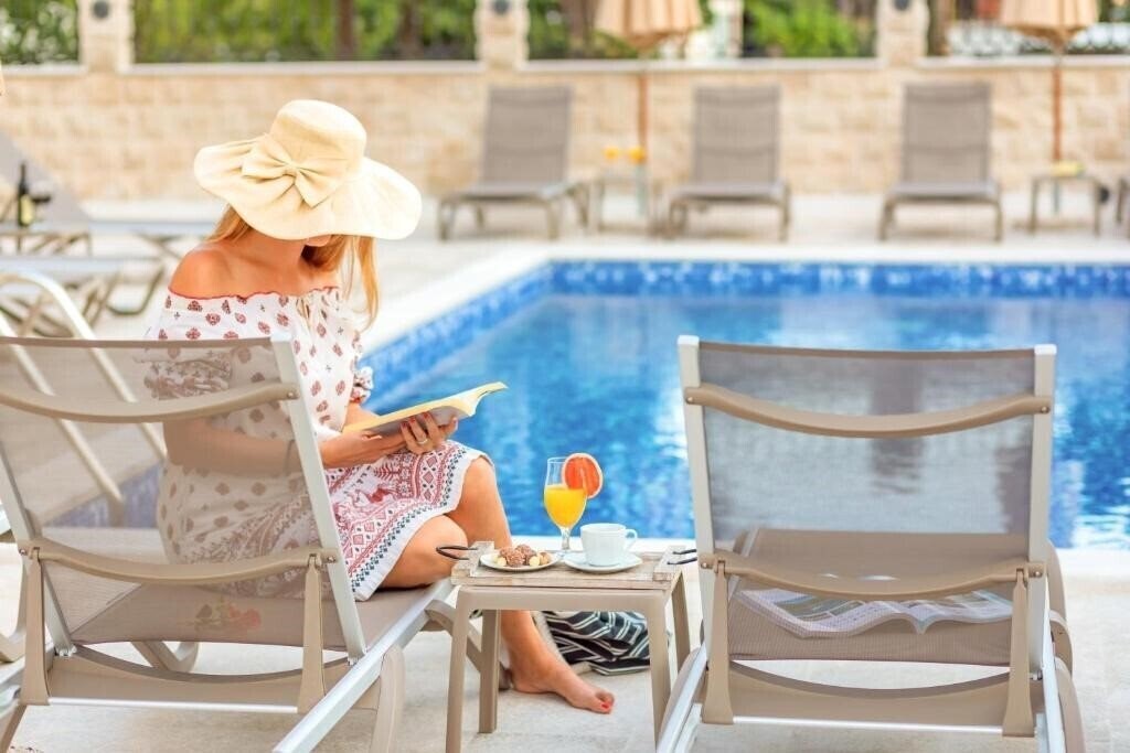 Фотографія Luxury Apartments Queen 4*