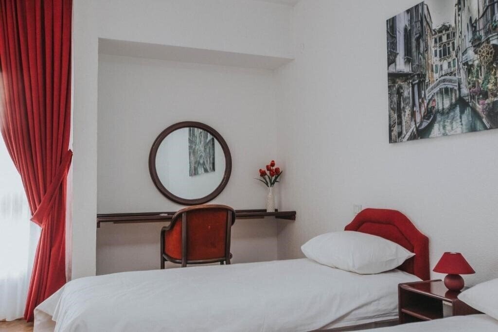Готель Grand Cetinje Hotel 3*