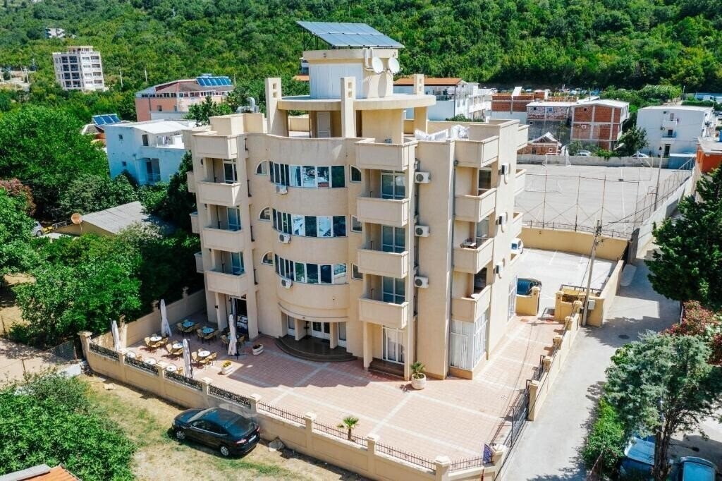 Готель Dana Canj 3*