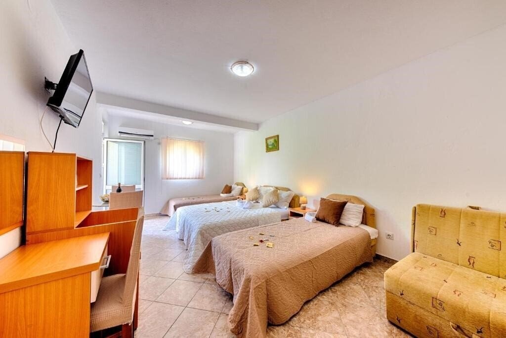 Зображення Dana Canj 3*