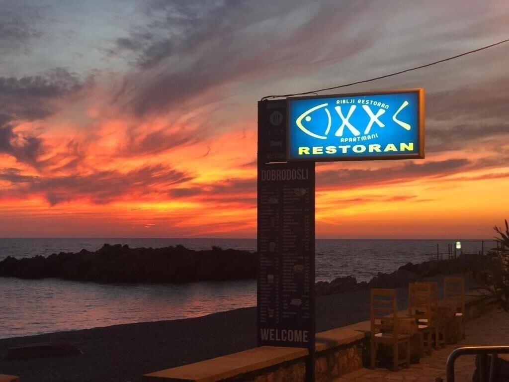 Отель Xxl Villa Villa "B" 3*
