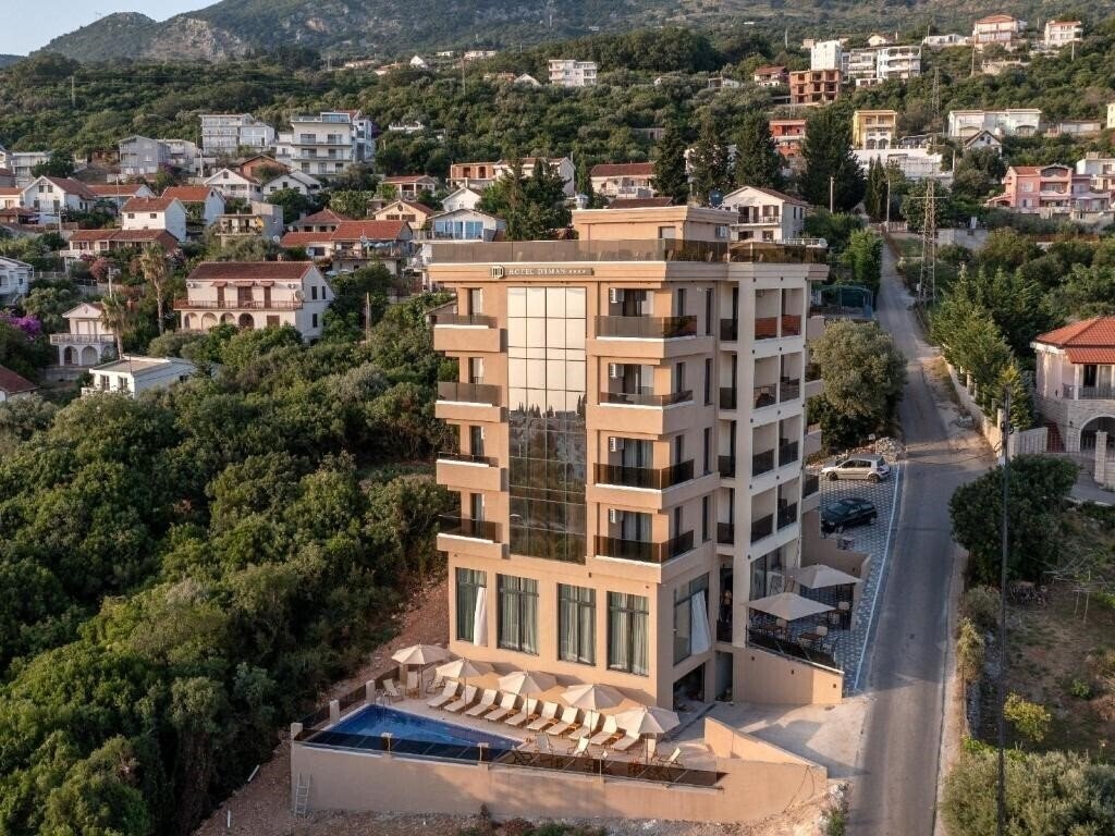 Отель Diman 4*