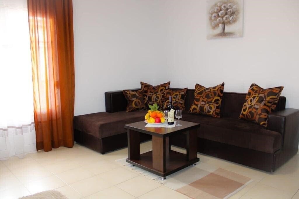 Фото ApartsDobraVoda 3*