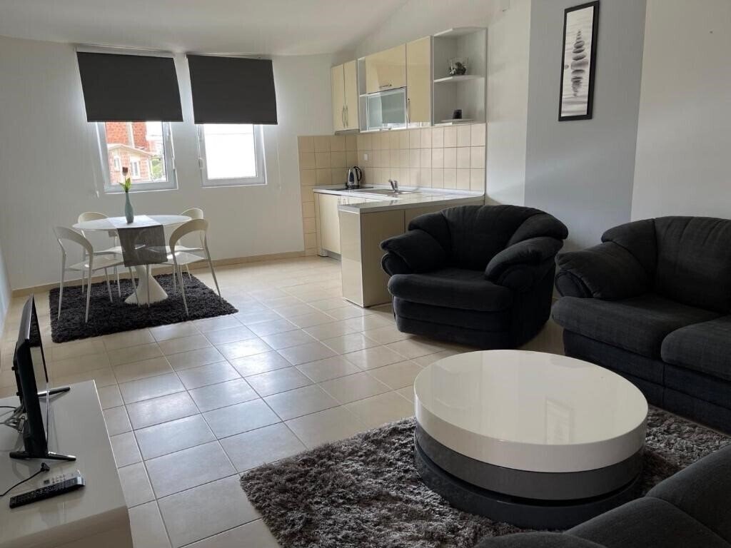 Готель ApartsDobraVoda 3*