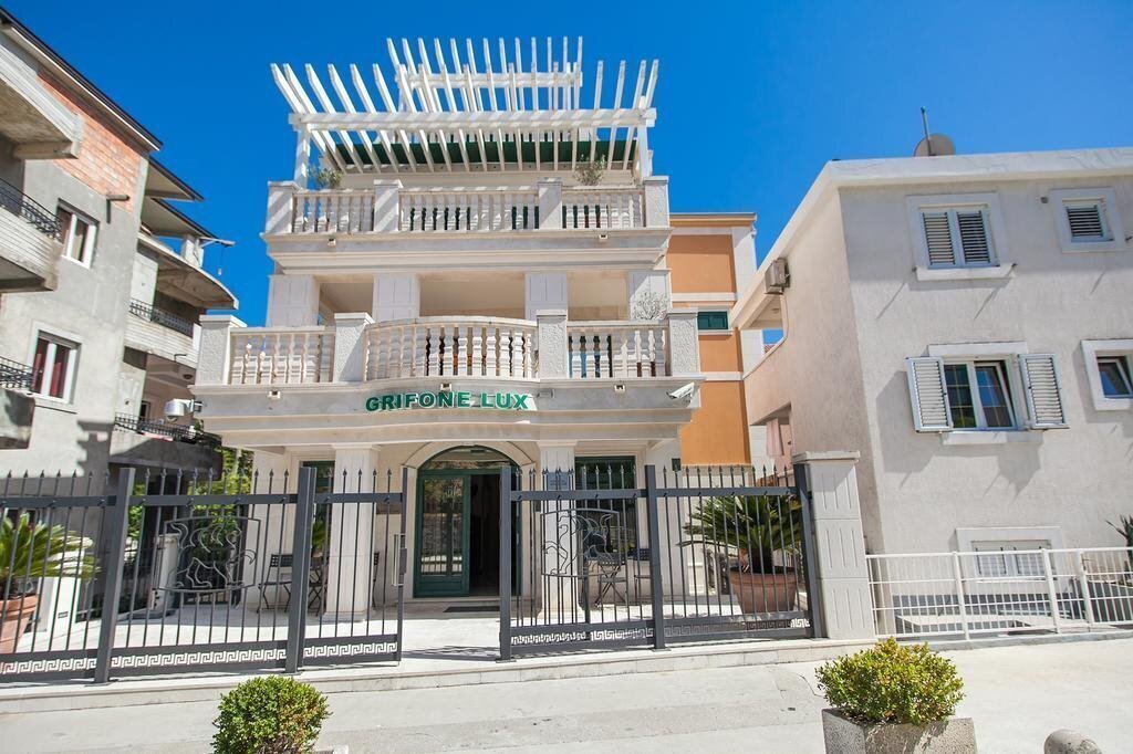 Готель Grifone Lux апартаменты