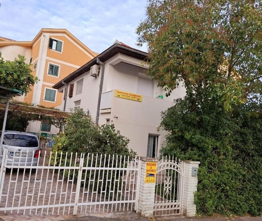 Отель Apartments «Kaludjerovic» 3*