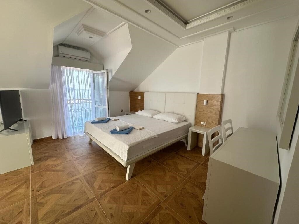 Фотографія Hotel RR (ex. R&R) 3*