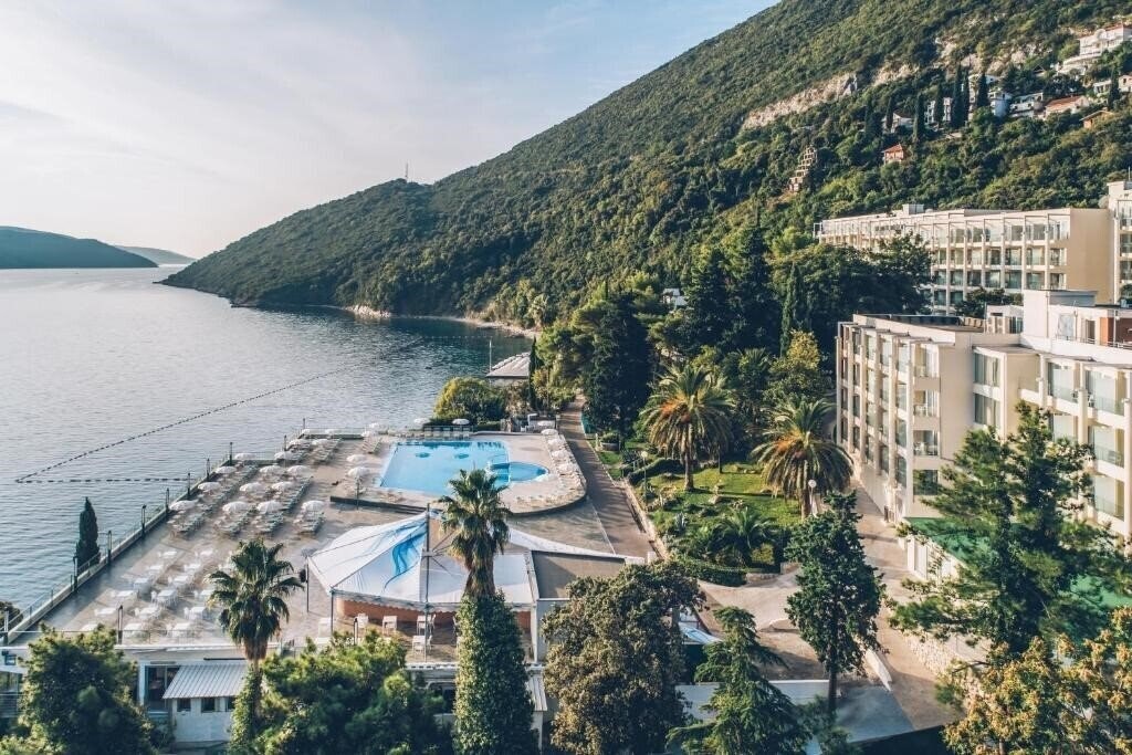 Отель Iberostar Waves Herceg Novi 4*