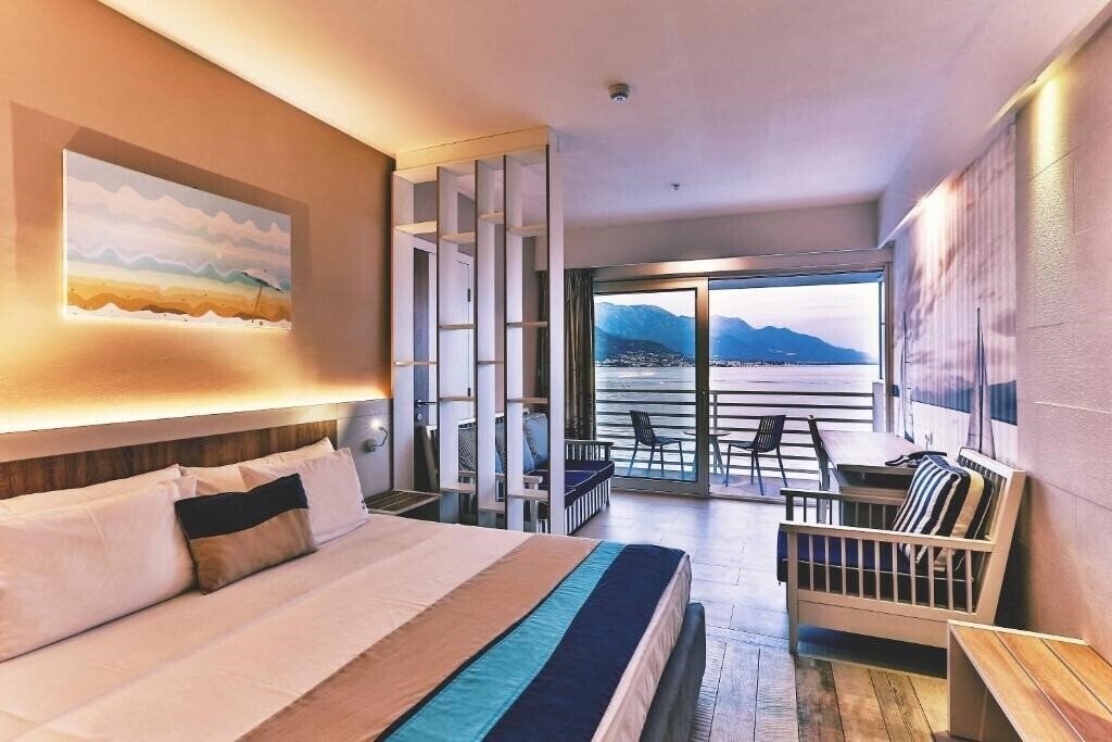 Фото Carine Hotel Delfin 4*