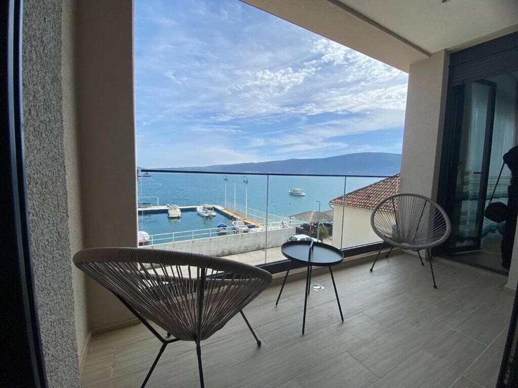 Готель Kamelija Apartments 4*