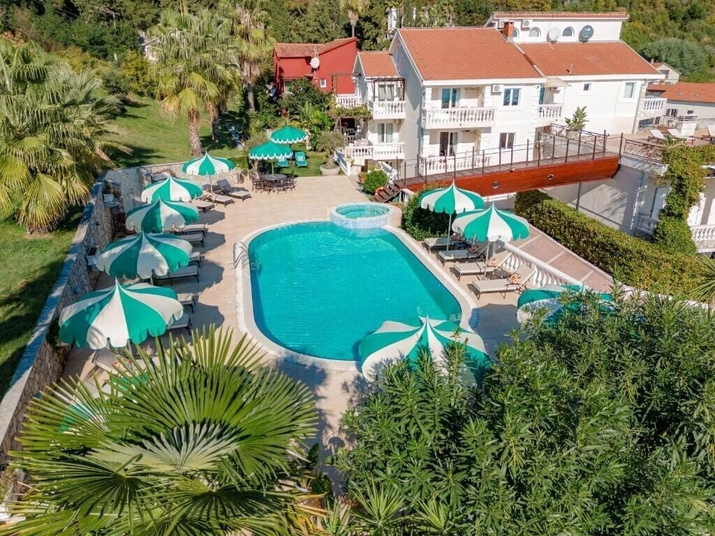 Отель Monte Aria Panorama Suites 4*