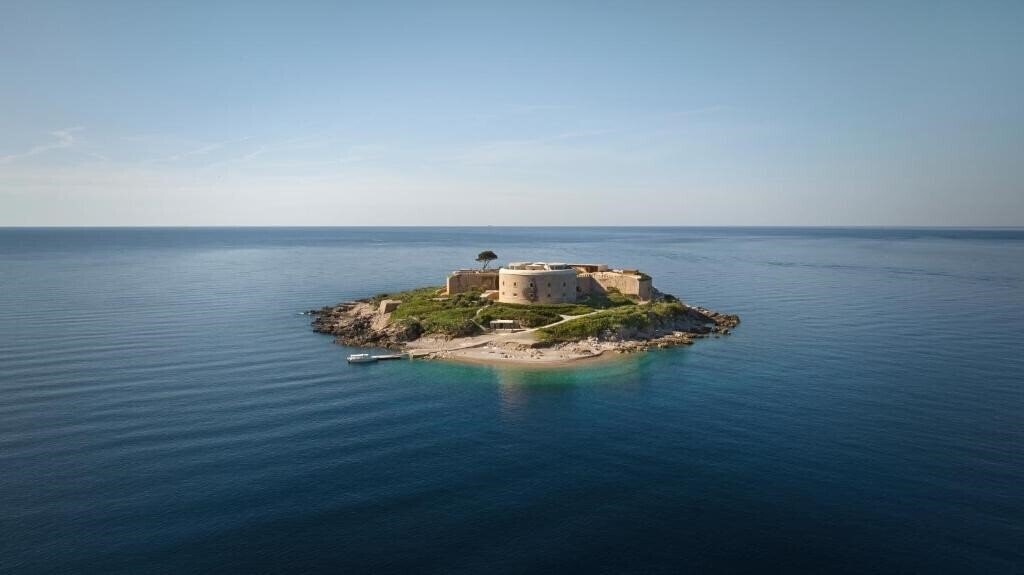 Готель Hotel Mamula Island 5*