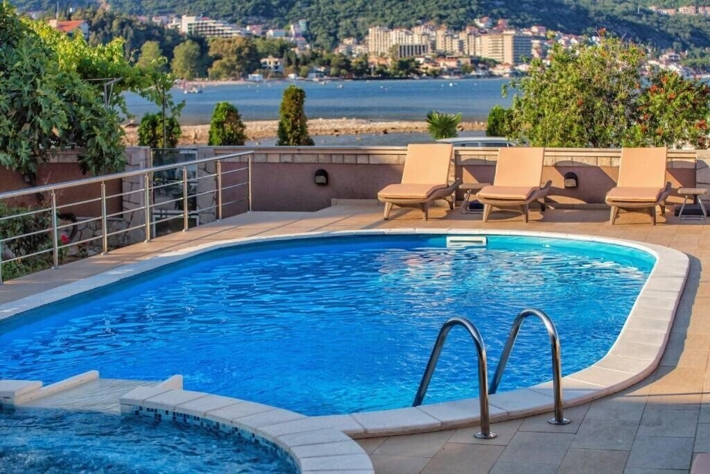 Фотография Apartments Obala - Katic 3*