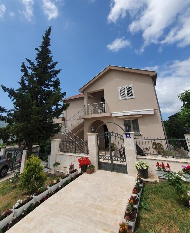Готель Guest House Rada 3*