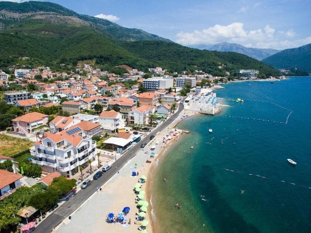 Готель Hotel Bela Roza 4*