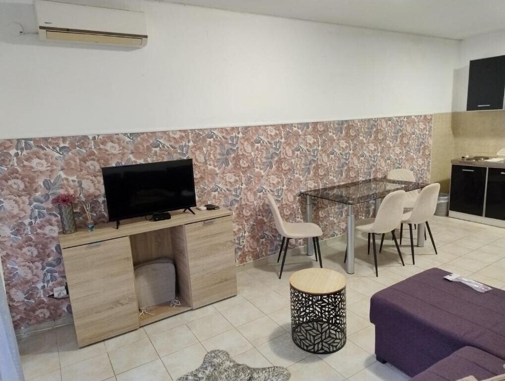 Фотография Location Apartments 4*