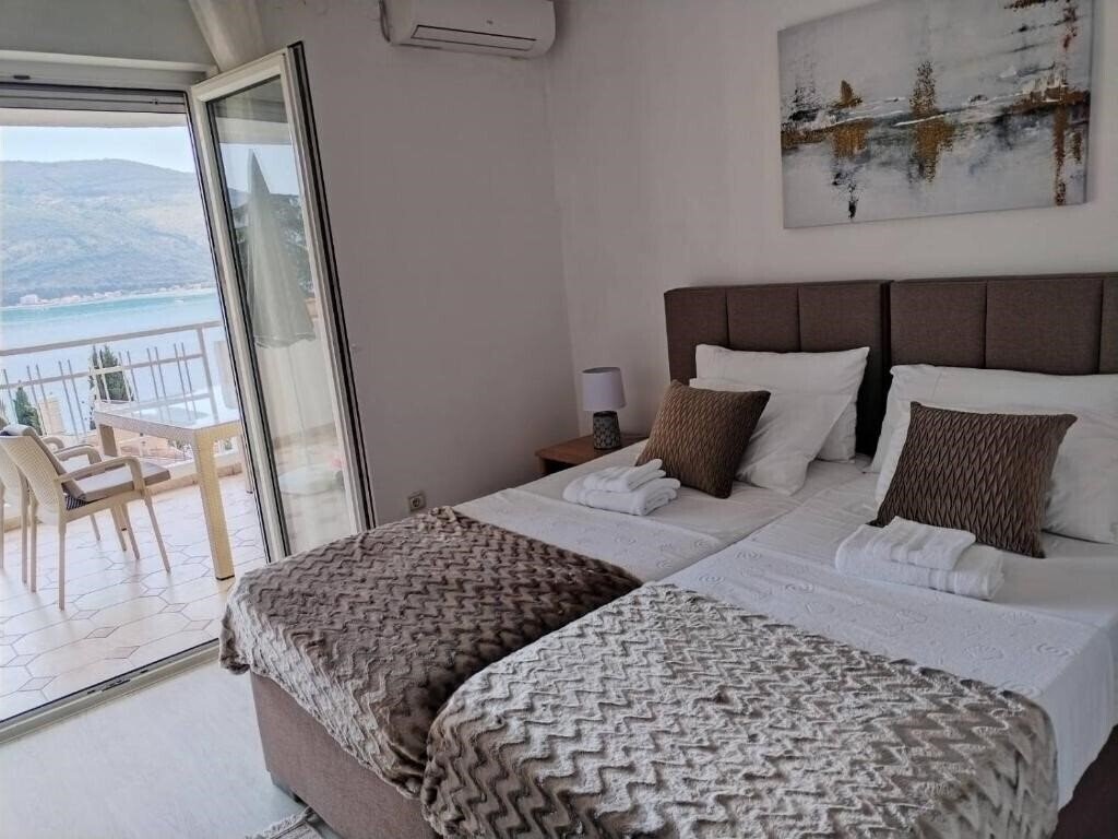 Фото Hotel Topla 2*