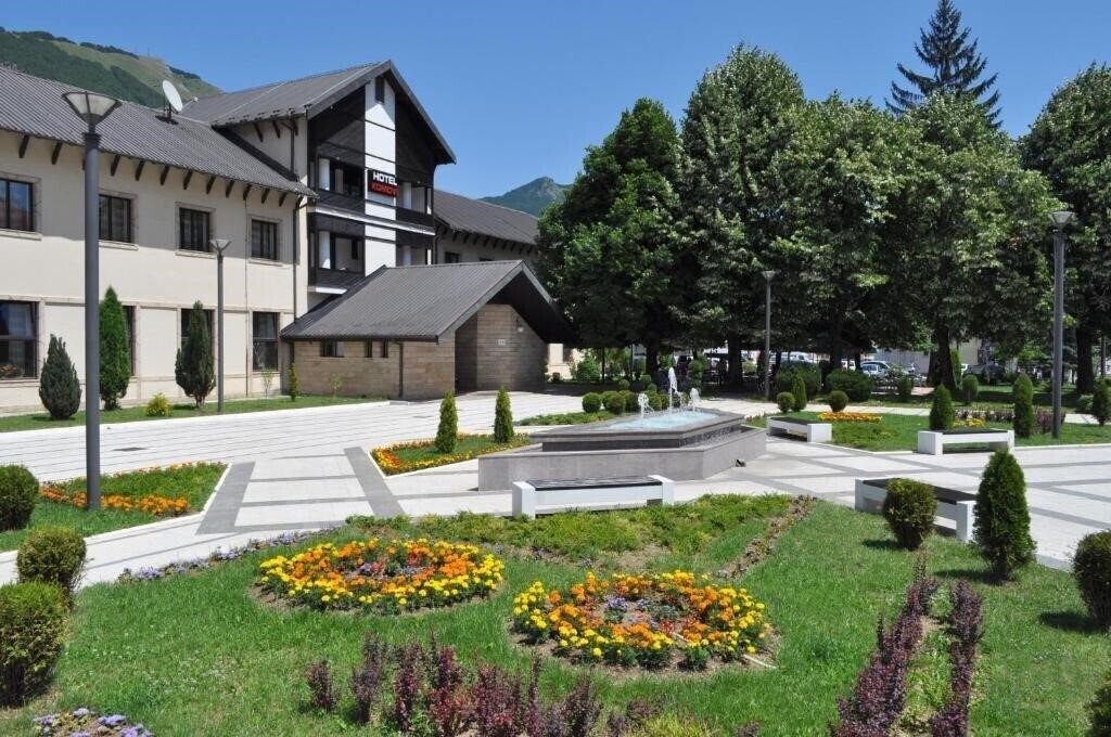 Готель Komovi Hotel 3*