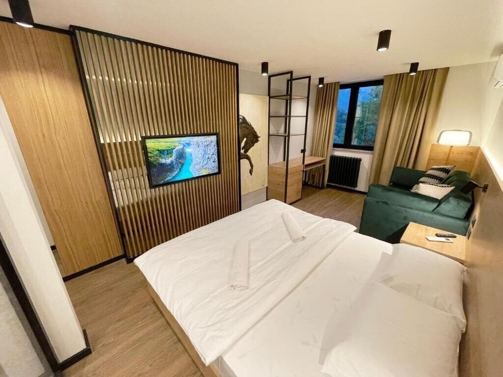 Зображення Komovi Hotel 3*
