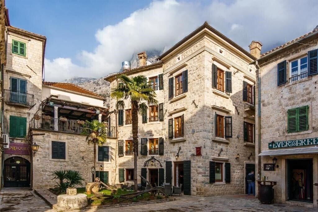 Отель Monte Cristo 4*