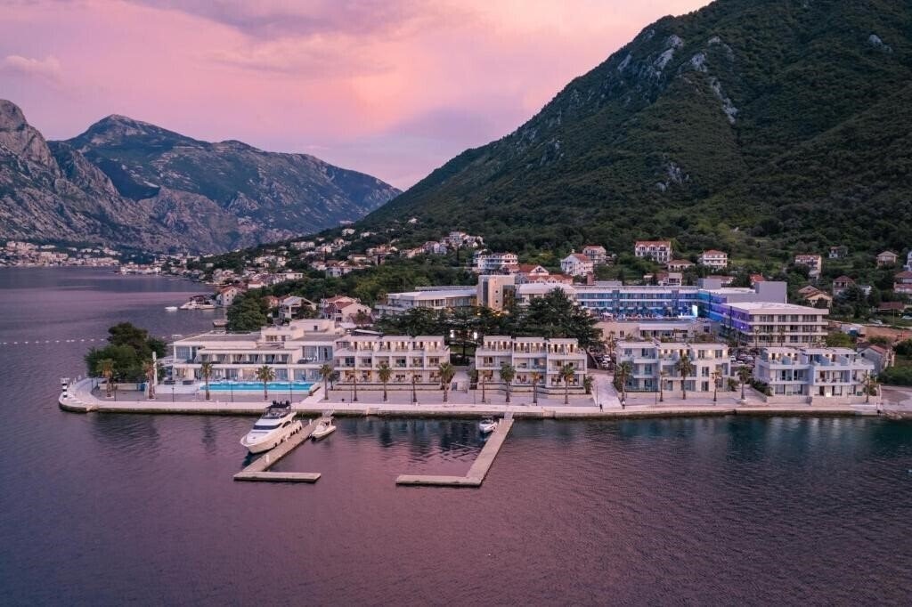 Отель Hyatt Regency Kotor Bay Resort 5*