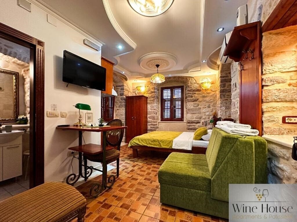 Готель Wine House Hotel 3*