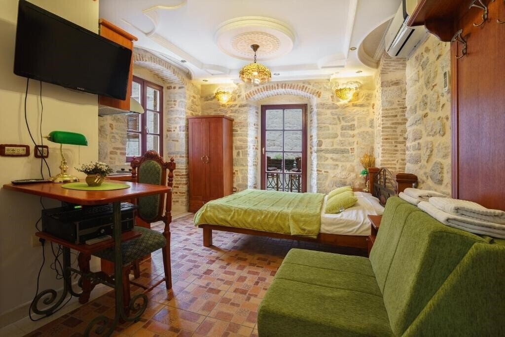 Фото Wine House Hotel 3*