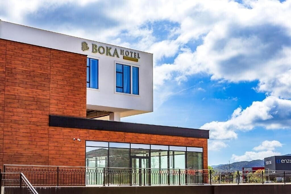 Готель Boka Hotel 4*