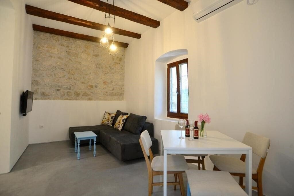 Зображення House 561 4*