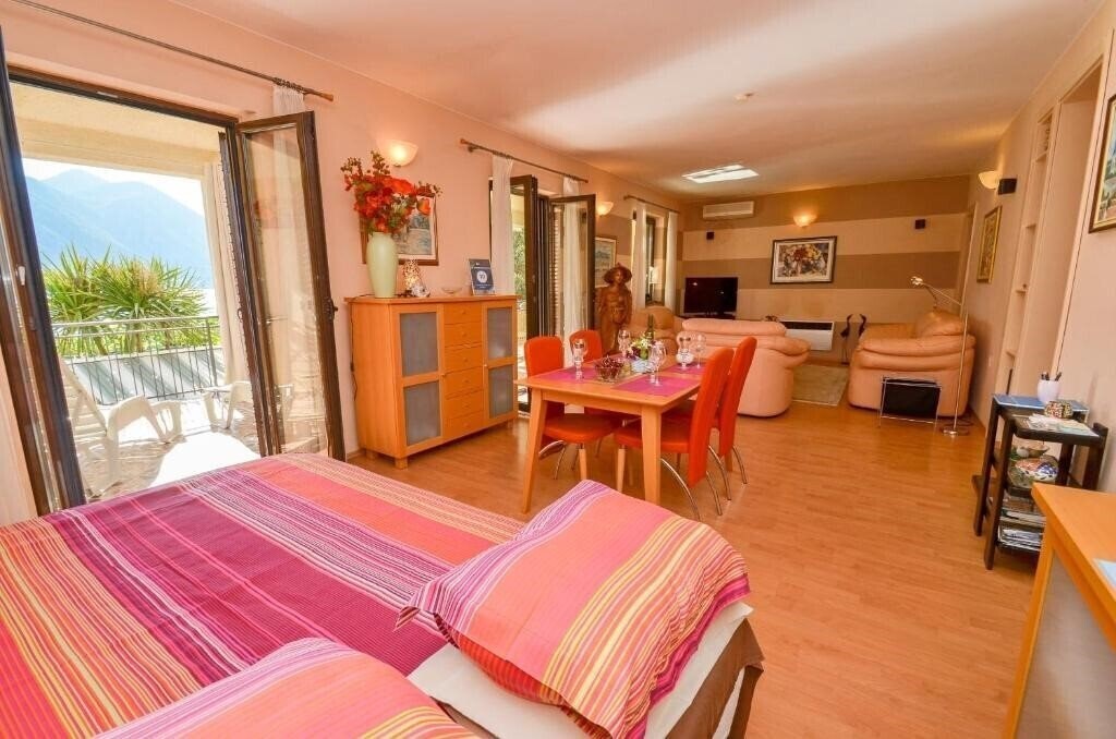 Фото La Grande Apartments 4*