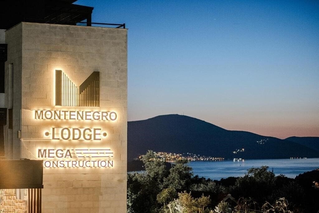Готель Montenegro Lodge 5*