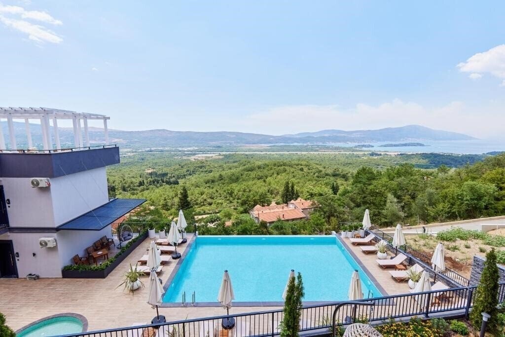 Отель Bayview Hills Luxury Residences 4*
