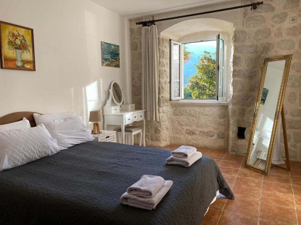 Фото Villa Old Mariner 4*