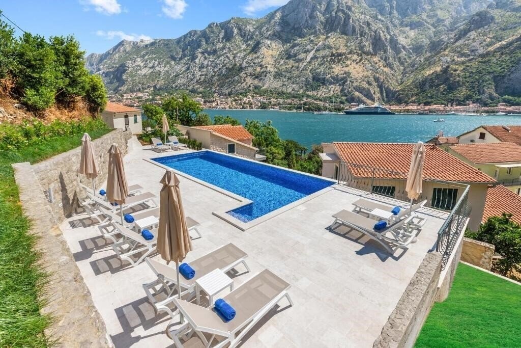 Готель Apartments Doncic 3*