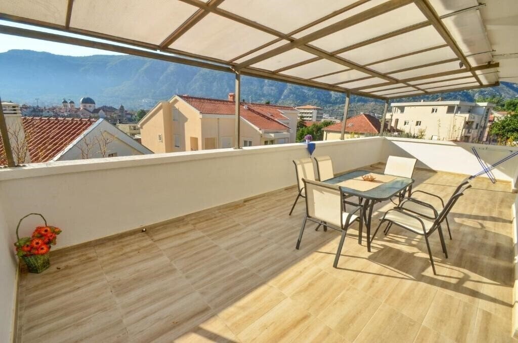 Фотографія Apartments Tea 3*