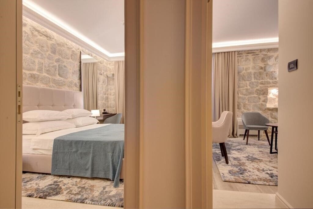 Готель Heritage Leon Coronato 4*