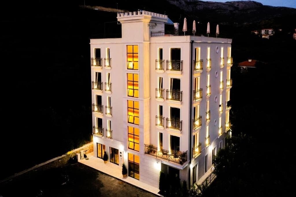 Готель Plaza Lucice 3*