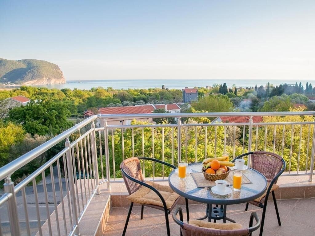 Готель Nobel Apartments 3*