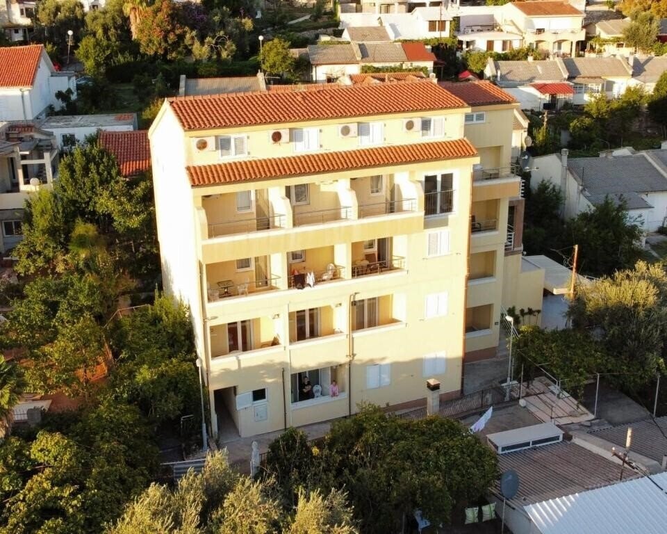 Готель Lena 3*