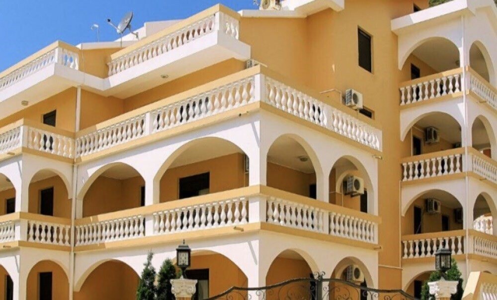 Готель Aleksandra Apartments 3*