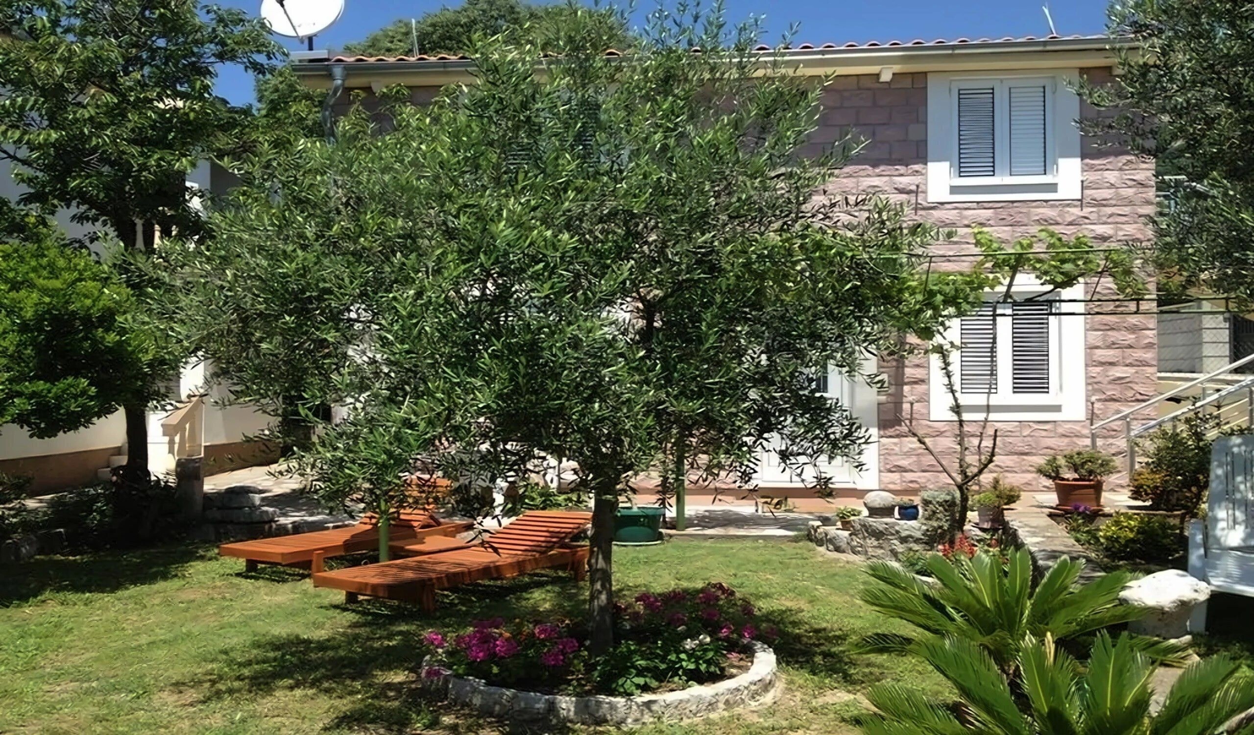 Готель Larisa Lux Villa 2*