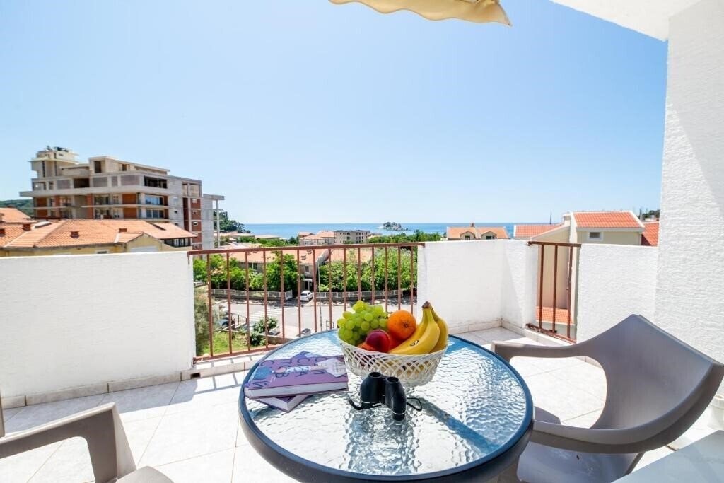 Фотография Apartments Vjera Petrovac 3*