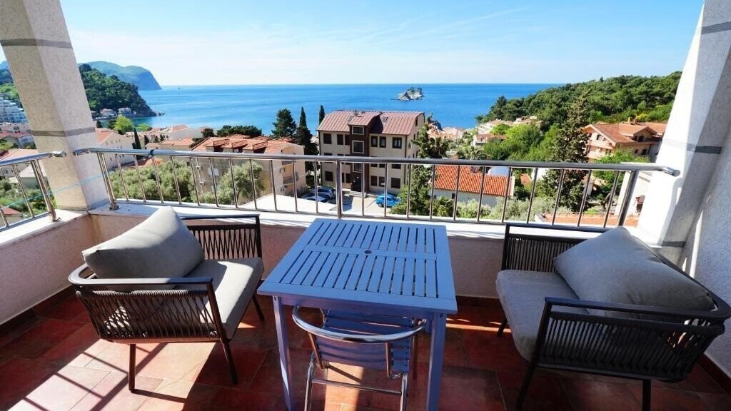 Фотографія Medin Apartments BluVista 3*